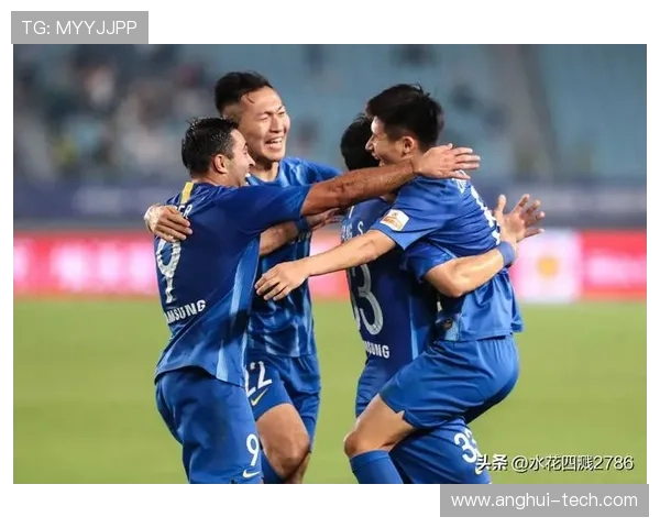 从默默无闻到闪耀绿茵场最意外的足球明星背后的奋斗故事